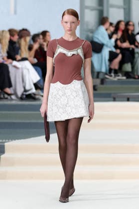 PFW - Julie Kegels Runway A model walks the runway during the Julie Kegels Womenswear Spring Summer 2027 show as part of Paris Fashion Week on September 28, 2026 in Paris, France. Photo by Alain-Gil Gonzalez ABACAPRESS.COM Paris France  Copyright: xGonzalezxAlain-Gil ABACAx
