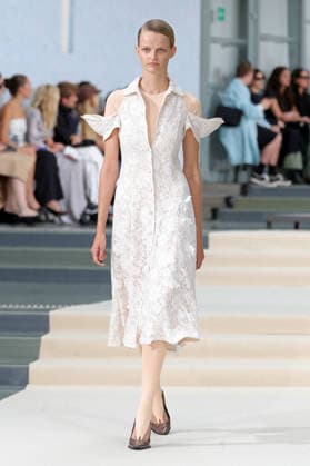 PFW - Julie Kegels Runway A model walks the runway during the Julie Kegels Womenswear Spring Summer 2027 show as part of Paris Fashion Week on September 28, 2026 in Paris, France. Photo by Alain-Gil Gonzalez ABACAPRESS.COM Paris France  Copyright: xGonzalezxAlain-Gil ABACAx