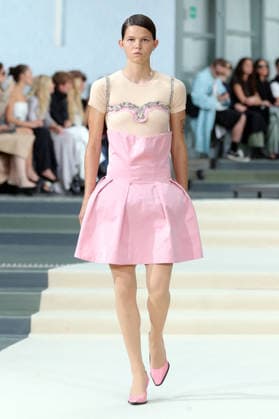 PFW - Julie Kegels Runway A model walks the runway during the Julie Kegels Womenswear Spring Summer 2027 show as part of Paris Fashion Week on September 28, 2026 in Paris, France. Photo by Alain-Gil Gonzalez ABACAPRESS.COM Paris France  Copyright: xGonzalezxAlain-Gil ABACAx
