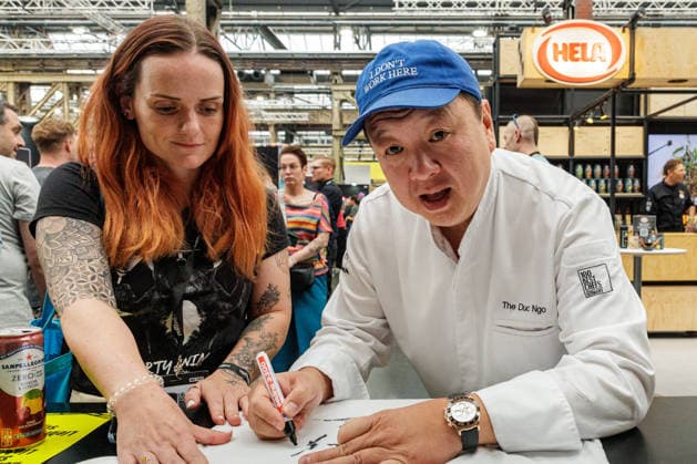 September 28, 2026, Düsseldorf-Meerbusch, r l The Duc Ngo with a fan at the Rolling Pin Convention 2026 in Düsseldorf-Meerbusch, Areal Böhler, North Rhine-Westphalia, Germany
