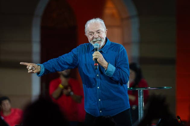 BELÃ M, PA - 28.09.2026: LULA EM BELÃ M - Lula (PT) gathered around 85 thousand people in Praca da Republica, this Monday (28) in BelÃ m, accompanied by local leaders in an electoral event marked by celebration. In his speech, the candidate defended education, women& 39;s rights and national sovereignty. In the photo, President Lula. x3021845x  FilipexBispo
