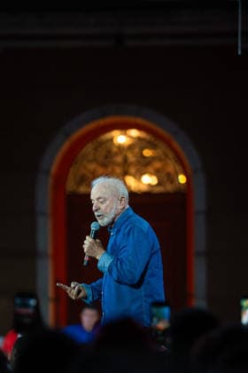 BELÃ M, PA - 28.09.2026: LULA EM BELÃ M - Lula (PT) gathered around 85 thousand people in Praca da Republica, this Monday (28) in BelÃ m, accompanied by local leaders in an electoral event marked by celebration. In his speech, the candidate defended education, women& 39;s rights and national sovereignty. In the photo, President Lula. x3021847x  FilipexBispo