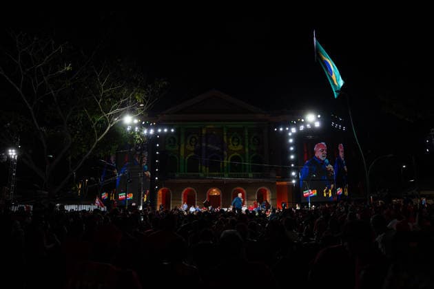 BELÃ M, PA - 28.09.2026: LULA EM BELÃ M - Lula (PT) gathered around 85 thousand people in Praca da Republica, this Monday (28) in BelÃ m, accompanied by local leaders in an electoral event marked by celebration. In his speech, the candidate defended education, women& 39;s rights and national sovereignty. In the photo, President Lula. x3021848x  FilipexBispo