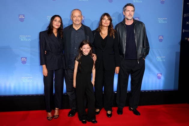 Leïla Bekhti, Jean-Pierre Jeunet, Elodie Batard Gaultier, Valérie Perrin, and Mathias Schoenaerts on the red carpet at the opening night of the 8th edition of the Ciné Roman Festival in Nice on September 28, 2026 Jacovides Bebert Bestimage Red carpet at the opening night of the 8th edition of the Ciné Roman Festival in Nice on September 28, 2026, Nice, France  Copyright: xBrunoxBebertx xDominiquexjacovidesx xBestimagexBrunoxBebertx xDominiquexjacovidesx xBestimagex