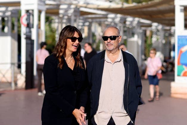 Valérie Perrin and Jean-Pierre Jeunet at a photocall for the film *Changer l eau des fleurs*, directed by Jean-Pierre Jeunet and based on the novel by Valérie Perrin, as part of the 8th edition of the Ciné Roman Festival in Nice on September 28, 2026. Jacovides Bebert, Bestimage. Photocall for the film *Changer l’eau des fleurs*, directed by Jean-Pierre Jeunet and based on the novel by Valérie Perrin, at the 8th edition of the Ciné Roman Festival in Nice on September 28, 2026, Paris, France  Copyright: xBrunoxBebertx xDominiquexjacovidesx xBestimagexBrunoxBebertx xDominiquexjacovidesx xBestimagex