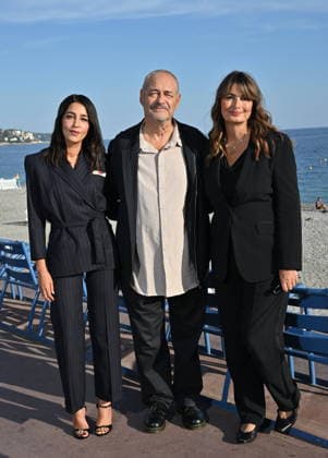 Leïla Bekhti, Jean-Pierre Jeunet and Valérie Perrin Photocall for the film *Changer l eau des fleurs*, directed by Jean-Pierre Jeunet and based on the novel by Valérie Perrin, as part of the 8th edition of the Ciné Roman Festival in Nice on September 28, 2026. Jacovides Bebert, Bestimage. Photocall for the film *Changer l’eau des fleurs*, directed by Jean-Pierre Jeunet and based on the novel by Valérie Perrin, at the 8th edition of the Ciné Roman Festival in Nice on September 28, 2026, Paris, France Copyright: xBrunoxBebertx xDominiquexjacovidesx xBestimagexBrunoxBebertx xDominiquexjacovidesx xBestimagex