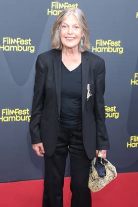 HAMBURG FILM FESTIVAL 2026, Day 4: Angela Winkler, Hamburg Film Festival; Ms. Winkler leaves the building, Cinemaxx, Hamburg, September 28, 2026 Copyright: xEventpressxBecherx