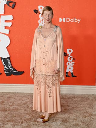 September 28, 2026, Westwood, California, USA: German actress SANDRA HULLER, 48, attends the Los Angeles Premiere Of Warner Bros. Pictures Digger red carpet. Westwood USA  - ZUMAb173 20260928_aap_b173_010 Copyright: xBillyxBennightx