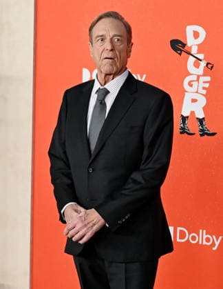 September 28, 2026, Westwood, California, USA: American actor JOHN GOODMAN, 74, attends the Los Angeles Premiere Of Warner Bros. Pictures Digger red carpet. Westwood USA  - ZUMAb173 20260928_aap_b173_028 Copyright: xBillyxBennightx