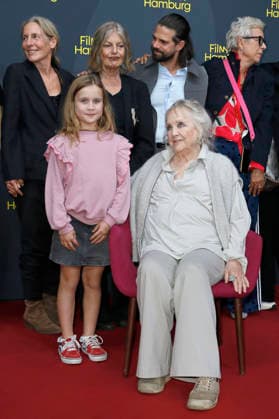 Gast, Greta Sänger, Angela Winkler, Josef Ellers, Doris Kunstmann, and Doris Dörrie at the premiere of the film *Frau Winkler verlässt das Haus* at the 34th Filmfest Hamburg 2026 at Cinemaxx Dammtor in Hamburg, September 28, 2026 Foto:xC.xTamckex xFuturexImagex winkler_6929