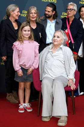 Gast, Greta Sänger, Angela Winkler, Josef Ellers, Doris Kunstmann, and Doris Dörrie at the premiere of the film *Frau Winkler verlässt das Haus* at the 34th Filmfest Hamburg 2026 at Cinemaxx Dammtor in Hamburg, September 28, 2026 Foto:xC.xTamckex xFuturexImagex winkler_6930