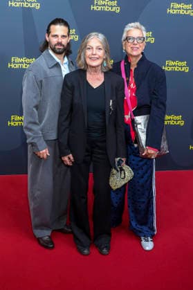ABB FILMFEST: Josef Ellers, Angela Winkler, and Doris Doerrie walk the red carpet at the premiere of the film *Frau Winkler verlässt das Haus* at FilmFest Hamburg 2026 at the Cinemaxx Dammtor theater in Hamburg on September 28, 2026, Hamburg, Germany