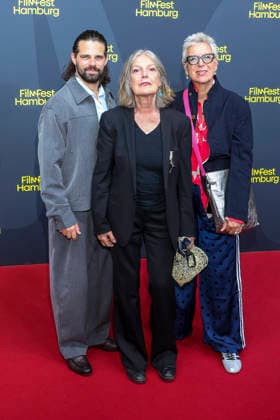 ABB FILMFEST: Josef Ellers, Angela Winkler, and Doris Doerrie walk the red carpet at the premiere of the film *Frau Winkler verlässt das Haus* at FilmFest Hamburg 2026 at the Cinemaxx Dammtor theater in Hamburg on September 28, 2026, Hamburg, Germany