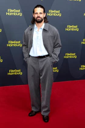 ABB FILMFEST: Josef Ellers walks the red carpet at the premiere of the film *Frau Winkler verlässt das Haus* at FilmFest Hamburg 2026 at the Cinemaxx Dammtor theater in Hamburg on September 28, 2026, Hamburg, Germany