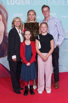 Johanna Gastdorf, Elise Lindner, Rosalie Thomass, Emma Mütze, and Golo Euler at the premiere of the movie *Lies About My Mother* at the Astor Film Lounge in Arri Munich, September 28, 2026 Foto:xN.xKolinzx xFuturexImagex mutter_6987