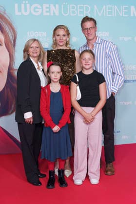 Johanna Gastdorf, Elise Lindner, Rosalie Thomass, Emma Mütze, and Golo Euler at the premiere of the movie *Lies About My Mother* at the Astor Film Lounge in Arri Munich, September 28, 2026 Foto:xN.xKolinzx xFuturexImagex mutter_6988