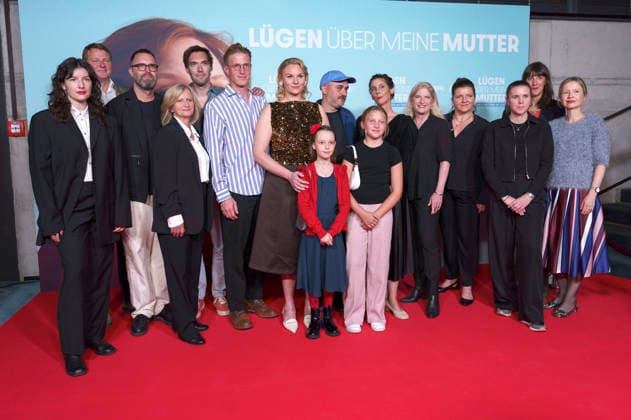 Aron Lehmann, Johanna Gastdorf, Golo Euler, Rosalie Thomass, Elise Lindner, Judith Erber, Emma Mütze, Timm Oberwelland and Daniela Dröscher with the cast and crew at the premiere of the feature film *Lies About My Mother* at the Astor Film Lounge in Arri Munich, September 28, 2026 Foto:xN.xKolinzx xFuturexImagex mutter_6990