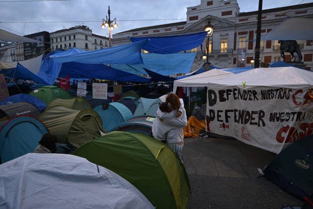 Tent protest continues against housing crisis in Spain MADRID, SPAIN - SEPTEMBER 29 : Protesters continue their tent-city demonstration at Sol Square, demanding solutions from central and regional governments to combat the country s housing crisis, following the court-ordered and police-enforced eviction on September 23 of 87-year-old Mari Carmen, a symbolic figure who became unable to afford the rent on her 70-year residence on September 29, 2026 in Madrid, Spain. Burak Akbulut Anadolu Madrid Spain. Editorial use only. Please get in touch for any other usage.  Copyright: x2026xAnadoluxBurakxAkbulutx