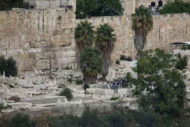 Israeli raid on Al-Aqsa Mosque compound JERUSALEM - SEPTEMBER 29: Israelis raid the Al-Aqsa Mosque compound and the adjacent Muslim Rahma (Bab al-Rahma) Cemetery outside the eastern walls during the Jewish holiday of Sukkot (Feast of Tabernacles) in Jerusalem on September 29, 2026 Gazi Samad Anadolu Jerusalem Israel. Editorial use only. Please get in touch for any other usage.  Copyright: x2026xAnadoluxGazixSamadx