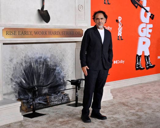 Alejandro G. I–‡rritu attends the premiere of the dramatic dark comedy motion picture Digger at the Director s Village in the Westwood section of Los Angeles on Monday, September 28, 2026. Storyline: The most powerful man in the world embarks on a frantic mission to prove he is humanity s savior before the disaster he s unleashed destroys everything.  LAP2026092823 JIMxRUYMEN
