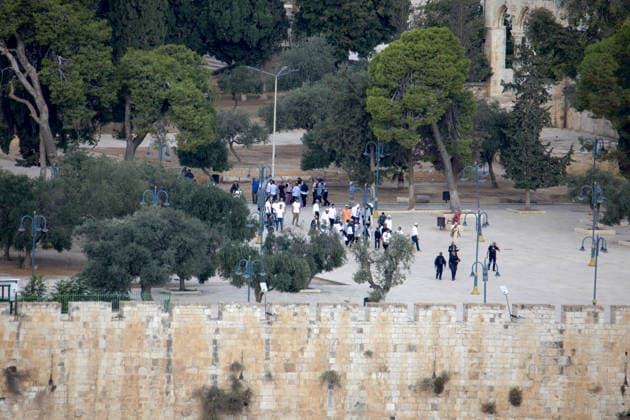 Israeli raid on Al-Aqsa Mosque compound JERUSALEM - SEPTEMBER 29: Israelis raid the Al-Aqsa Mosque compound and the adjacent Muslim Rahma (Bab al-Rahma) Cemetery outside the eastern walls during the Jewish holiday of Sukkot (Feast of Tabernacles) in Jerusalem on September 29, 2026 Gazi Samad Anadolu Jerusalem Israel. Editorial use only. Please get in touch for any other usage.  Copyright: x2026xAnadoluxGazixSamadx
