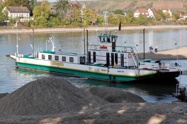 Historic Low Water Level, September 29, 2026: Due to low water levels, the Rhine currently has a water level of minus 27 centimeters at the Kornsand landing site for the Landskrone ferry between Kornsand and Nierstein, near Worms. This is a historic record low. Dredging wo