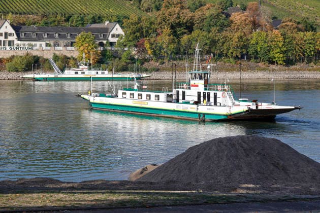 Historic Low Water Level, September 29, 2026: Due to low water levels, the Rhine currently has a water level of minus 27 centimeters at the Kornsand landing site for the Landskrone ferry between Kornsand and Nierstein, near Worms. This is a historic record low. Dredging wo