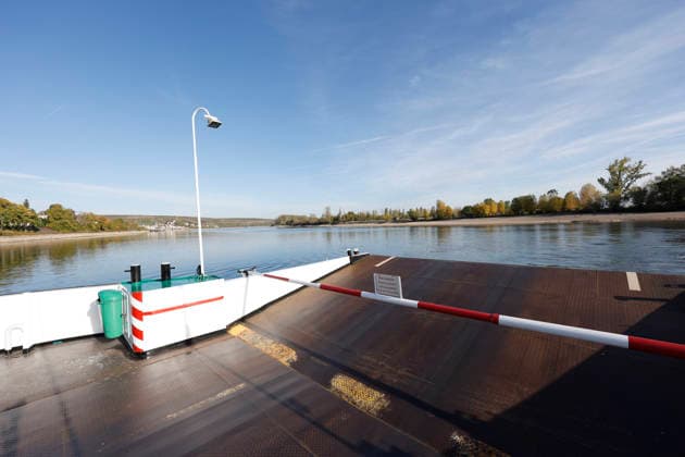 Historic Low Water Level, September 29, 2026: Due to low water levels, the Rhine currently has a water level of minus 27 centimeters at the Kornsand landing site for the Landskrone ferry between Kornsand and Nierstein, near Worms. This is a historic record low. Dredging wo