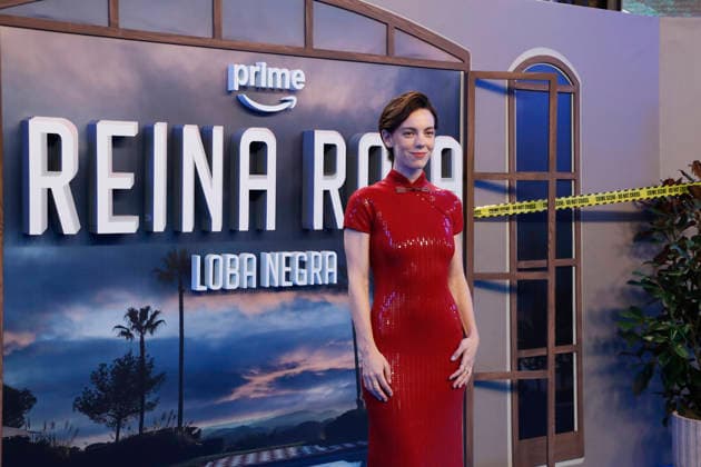 September 28, 2026, Madrid, Community Of Madrid, Spain: Spanish actress VICKY LUENGO, who plays the lead role of Antonia Scott, the most intelligent person on Earth, attends the blue carpet premiere of the second season of the Amazon Prime Video series Reina Roja: Loba Negra at Cine Capitol on Monday, September 28, 2026, in Madrid, Spain. Luengo dazzled in a red sequined Max Mara Resort 2027 gown inspired by the traditional Chinese qipao. Directed by Koldo Serra and based on the bestselling novel by Juan Gomez-Jurado, the thriller series follows Scott and her partner Jon Gutierrez as they face the Russian mafia and a dangerous hitwoman in the Costa del Sol. The exclusive debut gathered the main cast and Spanish celebrities to celebrate th - ZUMAo127 20260928_zep_o127_213 Copyright: xHugoxOrtunox