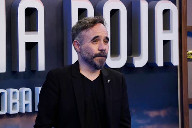 September 28, 2026, Madrid, Community Of Madrid, Spain: Spanish director KOLDO SERRA poses on the blue carpet during the premiere of the second season of the Amazon Prime Video series Reina Roja: Loba Negra at Cine Capitol on Monday, September 28, 2026, in Madrid, Spain. Serra directed the thriller series based on the bestselling novel by Juan Gomez-Jurado, which follows the protagonists as they face the Russian mafia in the Costa del Sol. The exclusive debut gathered the main cast and Spanish celebrities to celebrate the show s upcoming global release on October 2, 2026. Madrid Spain - ZUMAo127 20260928_zep_o127_141 Copyright: xHugoxOrtunox
