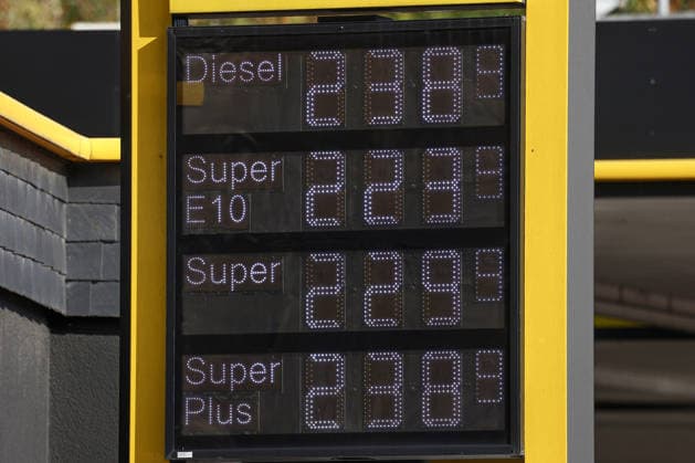 What is the outlook for fuel prices? Fuel prices remain at very high levels. CLASSIC Gas Station in Mudersbach. Fuel prices this morning. The current prices for diesel, Super E10, and Super are well over 2 euros. Diesel is at 2.38 euros, Super E10 at 2.23 euros, and Super at 2.29 euros. Gas station, fuel prices on September 29, 2026, in Mude