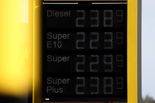 What is the outlook for fuel prices? Fuel prices remain at very high levels. CLASSIC Gas Station in Mudersbach. Fuel prices this morning. The current prices for diesel, Super E10, and Super are well over 2 euros. Diesel is at 2.38 euros, Super E10 at 2.23 euros, and Super at 2.29 euros. Gas station, fuel prices on September 29, 2026, in Mude