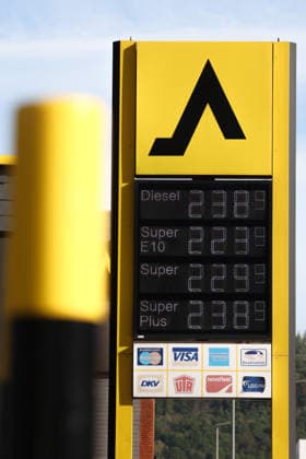 What is the outlook for fuel prices? Fuel prices remain at very high levels. CLASSIC Gas Station in Mudersbach. Fuel prices this morning. The current prices for diesel, Super E10, and Super are well over 2 euros. Diesel is at 2.38 euros, Super E10 at 2.23 euros, and Super at 2.29 euros. Gas station, fuel prices on September 29, 2026, in Mude