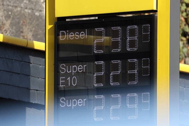 What is the outlook for fuel prices? Fuel prices remain at very high levels. CLASSIC Gas Station in Mudersbach. Fuel prices this morning. The current prices for diesel, Super E10, and Super are well over 2 euros. Diesel is at 2.38 euros, Super E10 at 2.23 euros, and Super at 2.29 euros. Gas station, fuel prices on September 29, 2026, in Mude