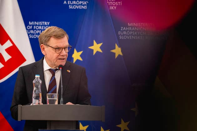 Johann Wadephul, CDU, Federal Minister of Foreign Affairs, photographed during a press conference in Bratislava on September 29, 2026. Photographed on behalf of the Federal Foreign Office in Bratislava, Slovakia. Copyright: xJulianexSonntagx