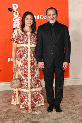 Michael Stuhlbarg with his wife, Mai Linh Lofgren, at the premiere of the movie *Digger* at Directors Village in Los Angeles, September 28, 2026 Foto:xD.xStarbuckx xFuturexImagex digger_6192