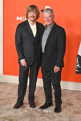 Jesse Plemons with his father, Jim Bob Plemons, at the premiere of the movie *Digger* at Directors Village in Los Angeles, September 28, 2026 Foto:xD.xStarbuckx xFuturexImagex digger_6250