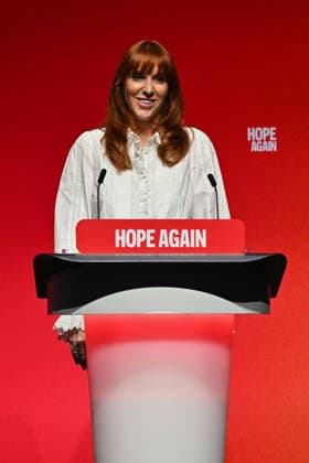 September 29, 2026, Liverpool, England, United Kingdom: Secretary of State for Housing, Communities and Local Government Angela Rayner gives a speech on the third day of the Labour Party Conference. Liverpool United Kingdom  - ZUMAs371 20260929_zip_s371_018 Copyright: xWiktorxSzymanowiczx