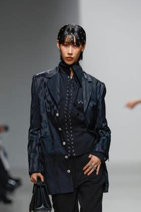 A model walks the runway during the Weinsanto Ready-to-Wear Spring Summer 2027 fashion show as part of Paris Fashion Week on September 28, 2026, in Paris, France. Bestimage, Paris, France  Copyright: xAgencex xBestimagexAgencex xBestimagex