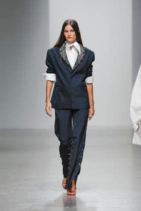 A model walks the runway during the Weinsanto Ready-to-Wear Spring Summer 2027 fashion show as part of Paris Fashion Week on September 28, 2026, in Paris, France. Bestimage, Paris, France  Copyright: xAgencex xBestimagexAgencex xBestimagex