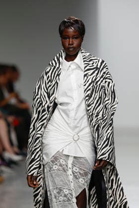 A model walks the runway during the Weinsanto Ready-to-Wear Spring Summer 2027 fashion show as part of Paris Fashion Week on September 28, 2026, in Paris, France. Bestimage, Paris, France  Copyright: xAgencex xBestimagexAgencex xBestimagex
