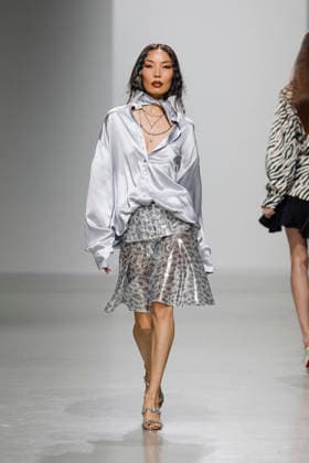 A model walks the runway during the Weinsanto Ready-to-Wear Spring Summer 2027 fashion show as part of Paris Fashion Week on September 28, 2026, in Paris, France. Bestimage, Paris, France  Copyright: xAgencex xBestimagexAgencex xBestimagex