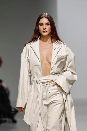 A model walks the runway during the Weinsanto Ready-to-Wear Spring Summer 2027 fashion show as part of Paris Fashion Week on September 28, 2026, in Paris, France. Bestimage, Paris, France  Copyright: xAgencex xBestimagexAgencex xBestimagex