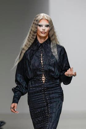 A model walks the runway during the Weinsanto Ready-to-Wear Spring Summer 2027 fashion show as part of Paris Fashion Week on September 28, 2026, in Paris, France. Bestimage, Paris, France  Copyright: xAgencex xBestimagexAgencex xBestimagex
