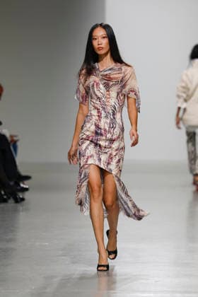 A model walks the runway during the Weinsanto Ready-to-Wear Spring Summer 2027 fashion show as part of Paris Fashion Week on September 28, 2026, in Paris, France. Bestimage, Paris, France  Copyright: xAgencex xBestimagexAgencex xBestimagex