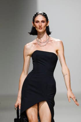 A model walks the runway during the Weinsanto Ready-to-Wear Spring Summer 2027 fashion show as part of Paris Fashion Week on September 28, 2026, in Paris, France. Bestimage, Paris, France  Copyright: xAgencex xBestimagexAgencex xBestimagex