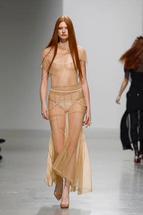 A model walks the runway during the Weinsanto Ready-to-Wear Spring Summer 2027 fashion show as part of Paris Fashion Week on September 28, 2026, in Paris, France. Bestimage, Paris, France  Copyright: xAgencex xBestimagexAgencex xBestimagex