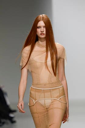 A model walks the runway during the Weinsanto Ready-to-Wear Spring Summer 2027 fashion show as part of Paris Fashion Week on September 28, 2026, in Paris, France. Bestimage, Paris, France  Copyright: xAgencex xBestimagexAgencex xBestimagex