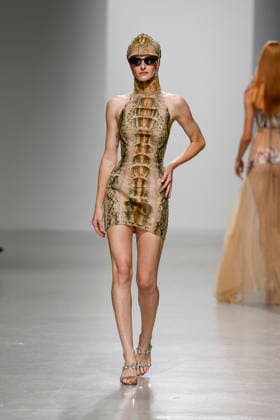 A model walks the runway during the Weinsanto Ready-to-Wear Spring Summer 2027 fashion show as part of Paris Fashion Week on September 28, 2026, in Paris, France. Bestimage, Paris, France  Copyright: xAgencex xBestimagexAgencex xBestimagex