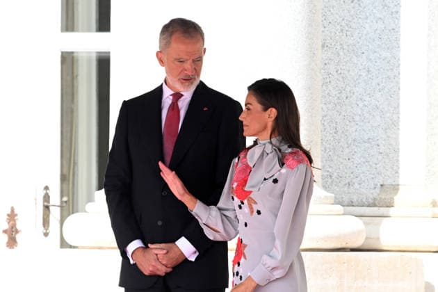 The King and Queen Welcome the President of the French Republic, Emmanuel Macron, and the First Lady with Honors King Felipe VI and Queen Letizia await the arrival of the President of the French Republic, Emmanuel Macron, and First Lady Brigitte Macron at the Royal Palace on September 29, 2026, in Madrid, Spain. This state visit will serve to highlight and strengthen the ties and bilateral relations between the two countries. ROYALTY PRESIDENCY HONORS PRESIDENT KING QUEEN ROYAL PALACE José Madrid Madrid Spain  Copyright: xJosÃ xOlivax 7807873